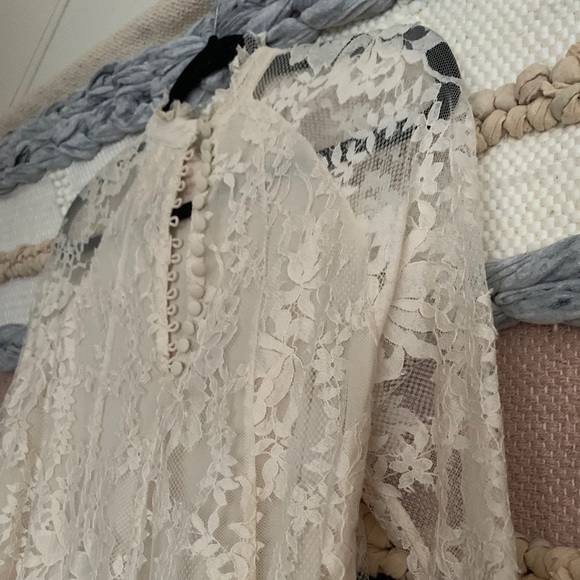 Laced off white dress - Picture 2 of 3